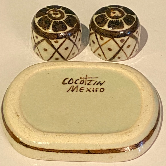 Mexican Tonala pottery salt and pepper shakers With Tray midcentury MCM Cocotzin - Picture 3 of 5